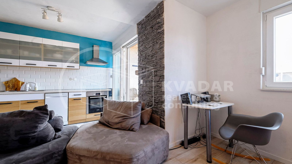 &Scaron;ibenik&sol;centar&sol;prodaje se moderan 3-sobni stan &sol;71m2&sol; izvrsna lokacija&excl;