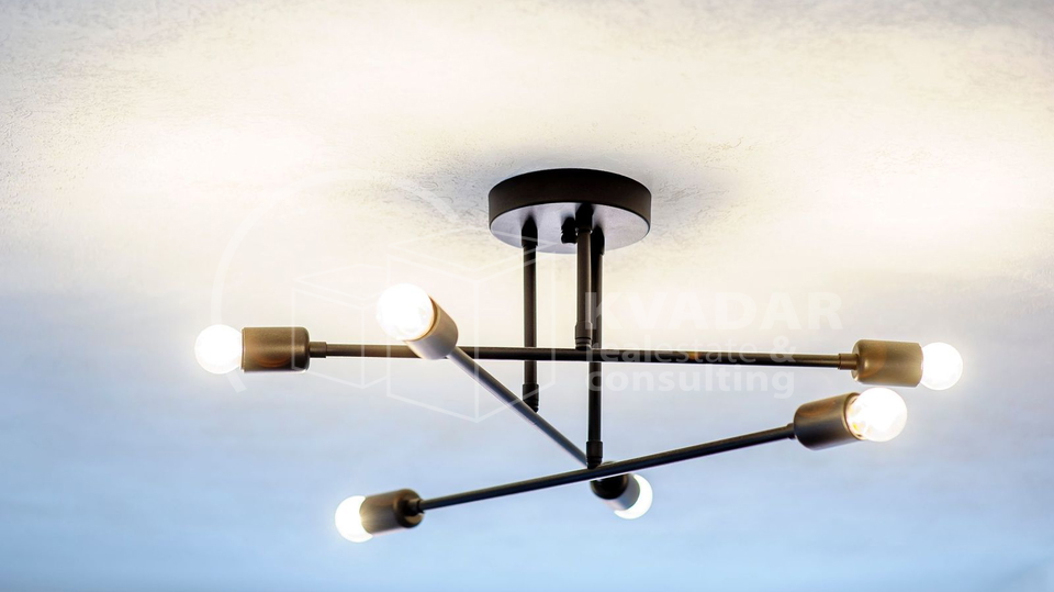 &Scaron;ibenik&sol;centar&sol;prodaje se moderan 3-sobni stan &sol;71m2&sol; izvrsna lokacija&excl;