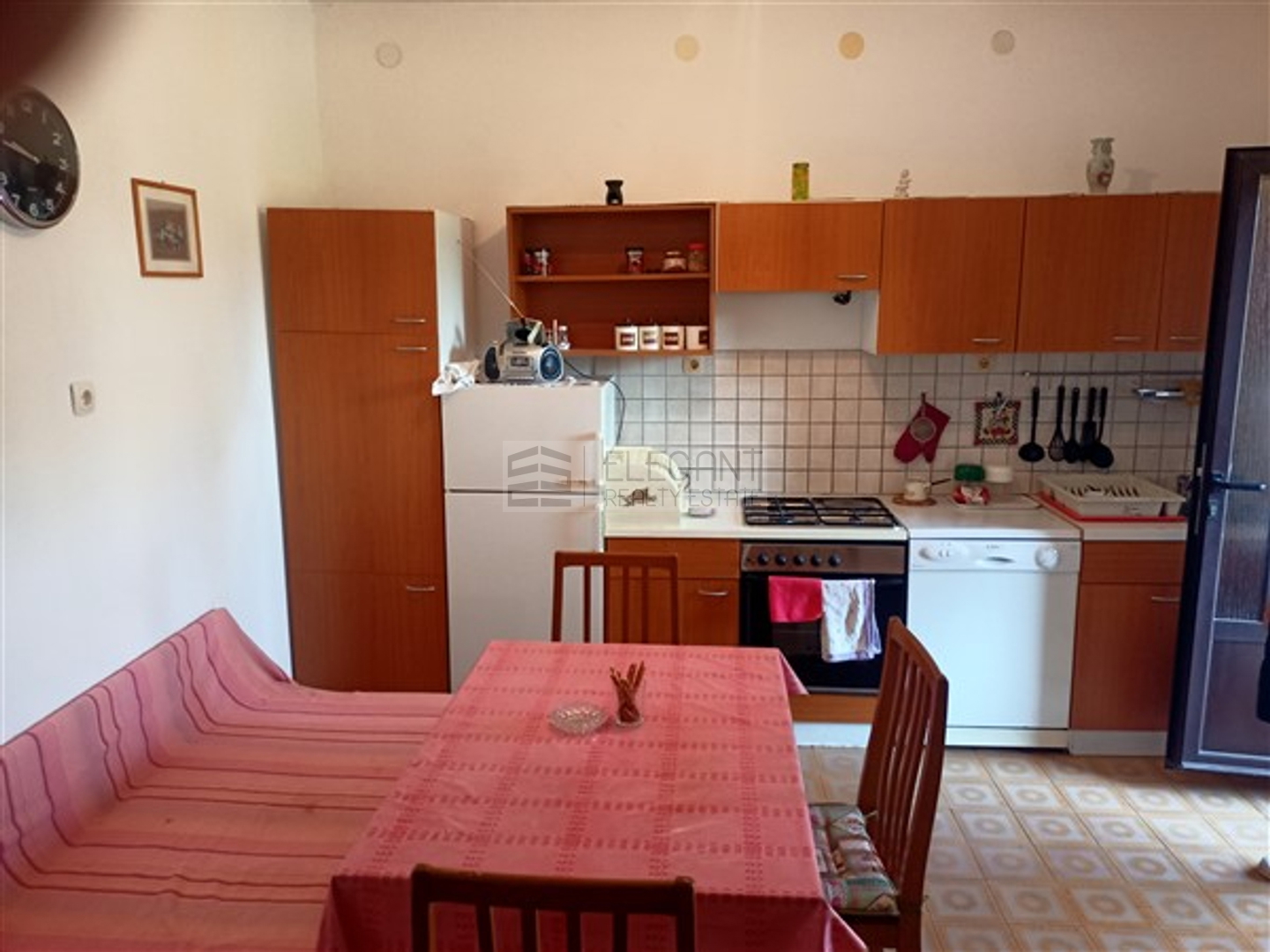 Pirovac prodaja stana
