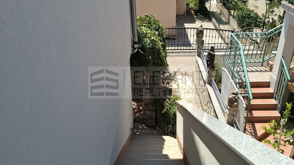 Jadrija- prodaja- ku&cacute;a s parkingom