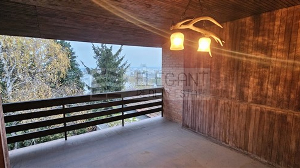 House, 260 m2, For Sale, Zagreb - Gajnice