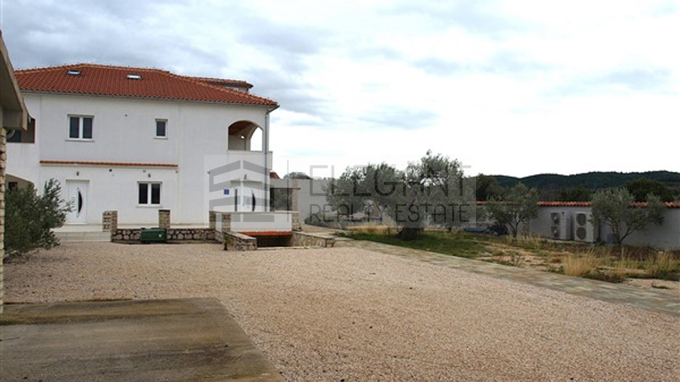 House, 375 m2, For Sale, Tisno - Dubrava kod Tisna