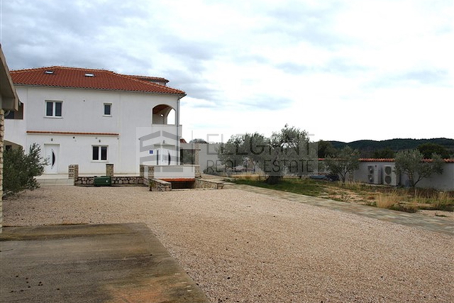 House, 375 m2, For Sale, Tisno - Dubrava kod Tisna