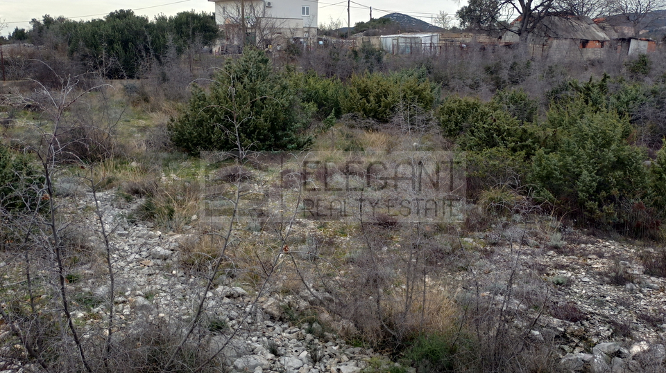 Land for sale near the sea