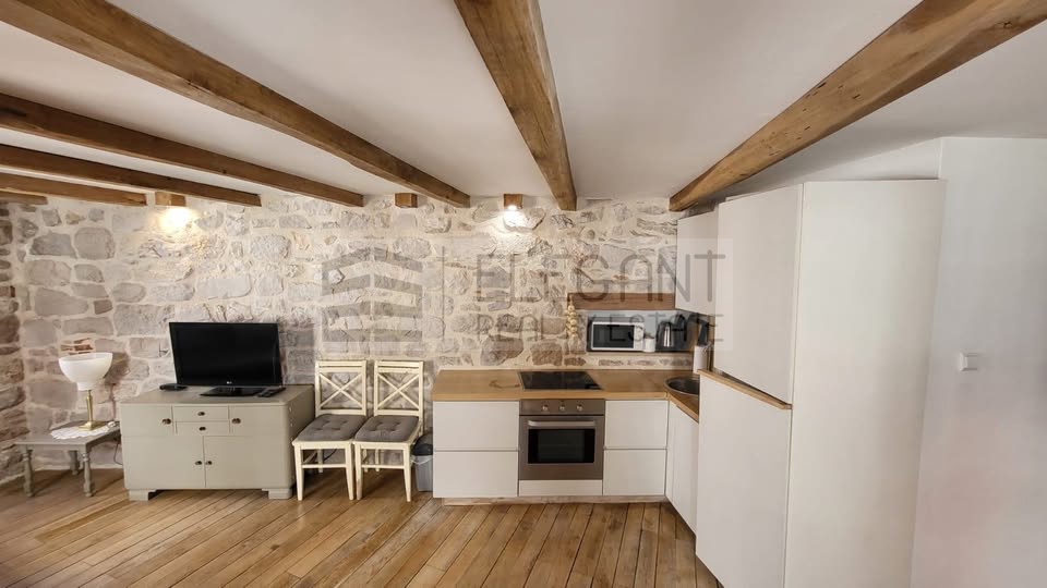 House, 105 m2, For Sale, Pirovac
