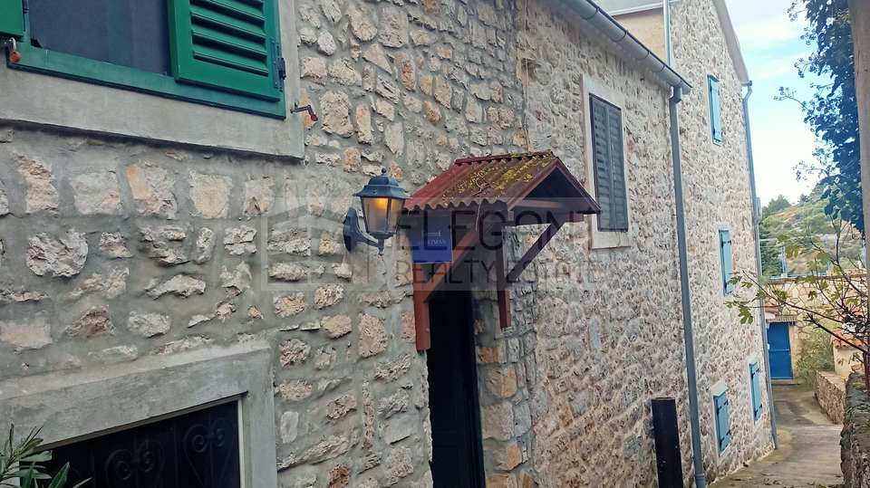 House, 118 m2, For Sale, Murter