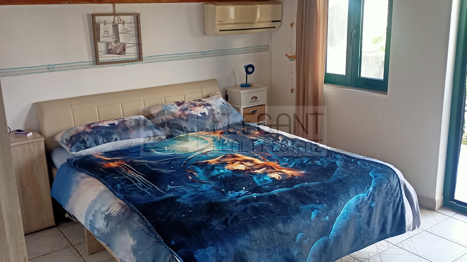 House, 118 m2, For Sale, Murter