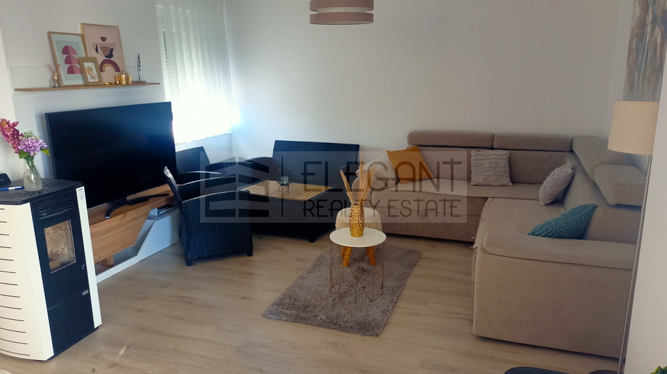 Ku&cacute;a Prodaja Pirovac