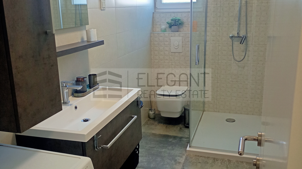 Ku&cacute;a Prodaja Pirovac