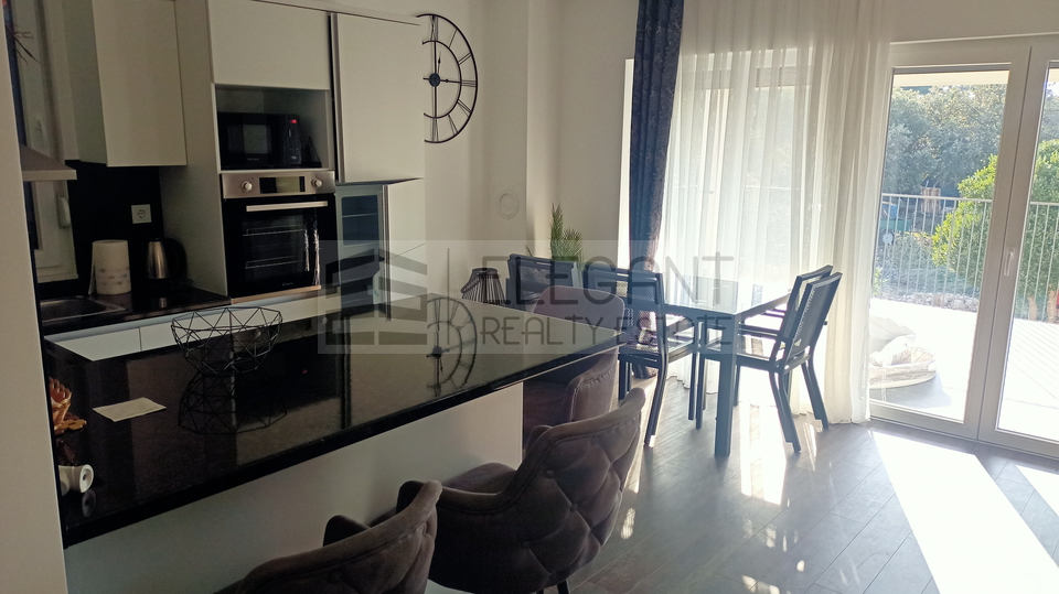 Ku&cacute;a Prodaja Pirovac