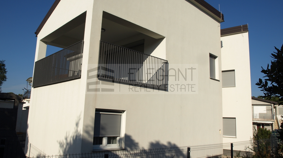 Ku&cacute;a Prodaja Pirovac