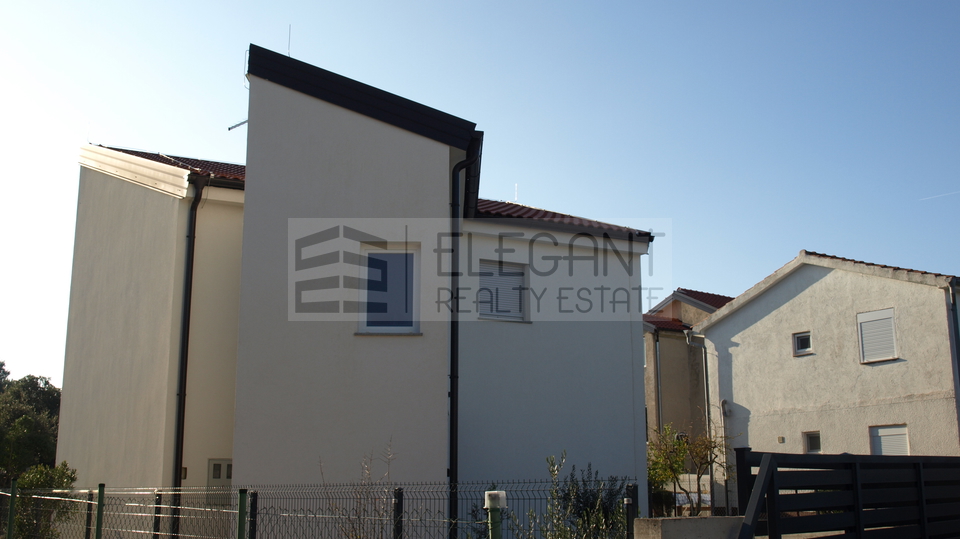 Ku&cacute;a Prodaja Pirovac