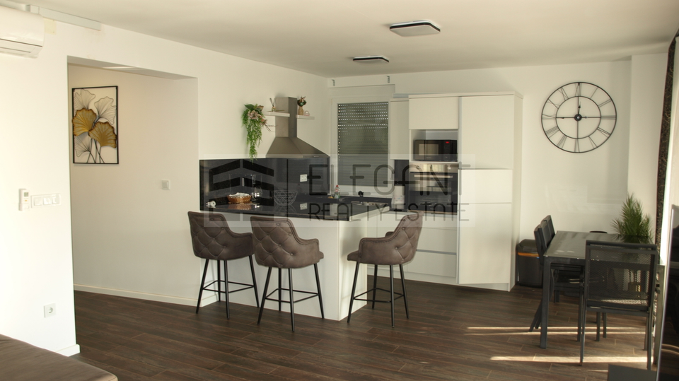 Ku&cacute;a Prodaja Pirovac