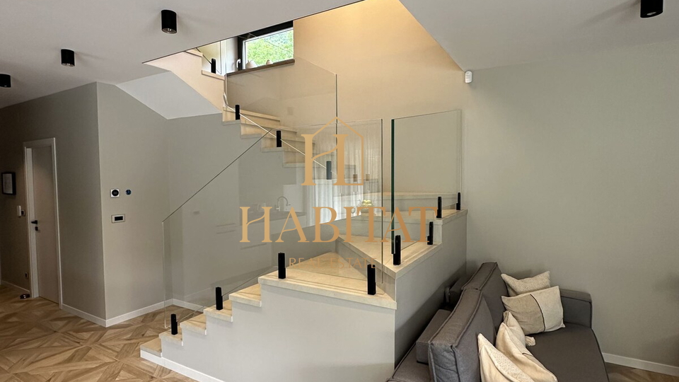 House, 190 m2, For Sale, Mošćenička Draga