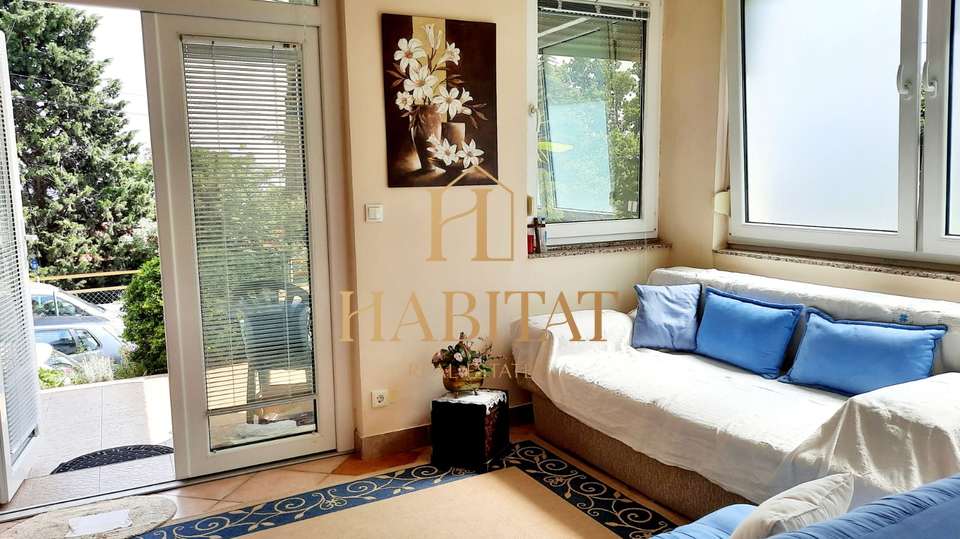 Opatija, stan, 4S+DB, 130 m2, renoviran, pogledom na more, prilika, prodaja