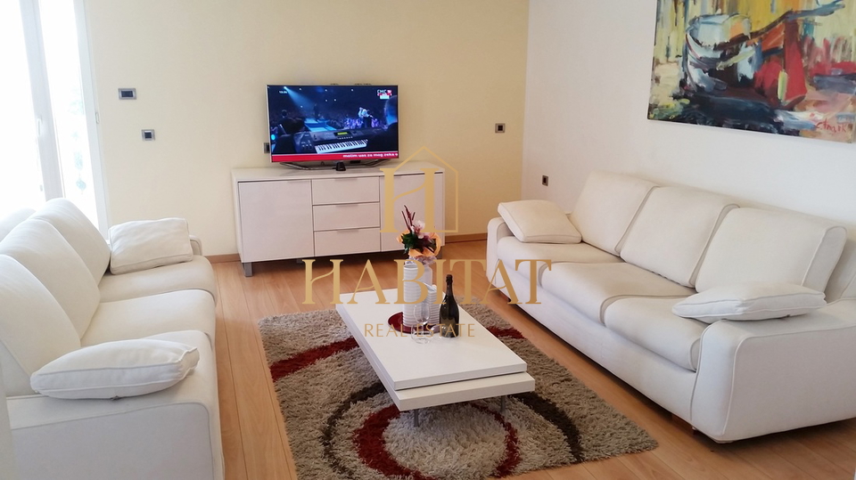 Opatija-Ičići,stan, 3S+DB,135m2 + studio apartman!