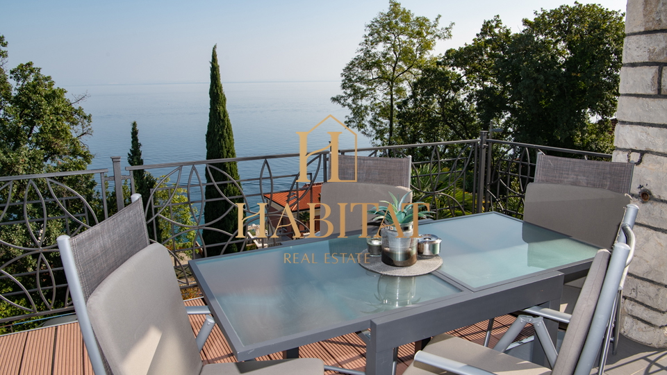 Opatija, stan, 3S+DB, 140 m2, 50m od mora s panoramskim pogledom