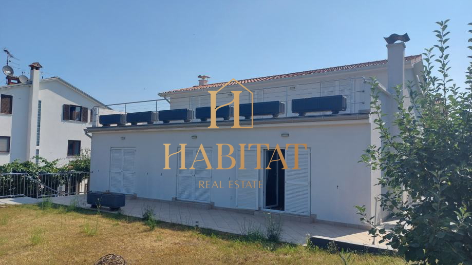 Hiša, 200 m2, Prodaja, Poreč - Mušalež