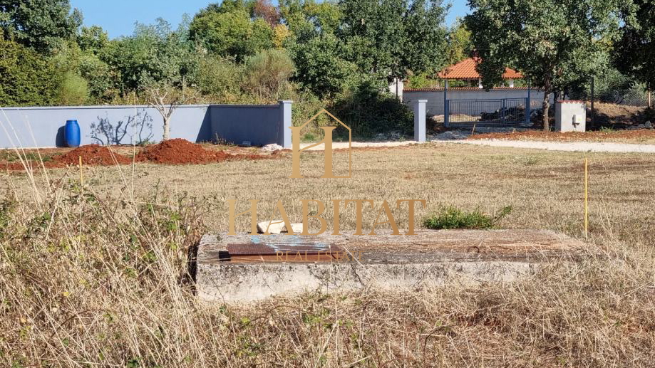 Land, 1000 m2, For Sale, Pula