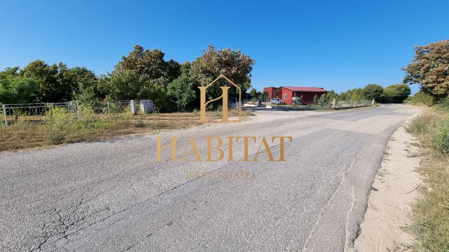 Land, 1000 m2, For Sale, Pula