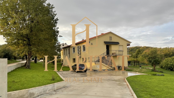 House, 610 m2, For Sale, Pazin