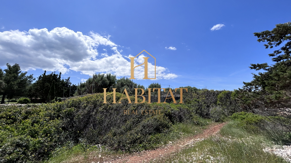 Land, 7687 m2, For Sale, Supetar