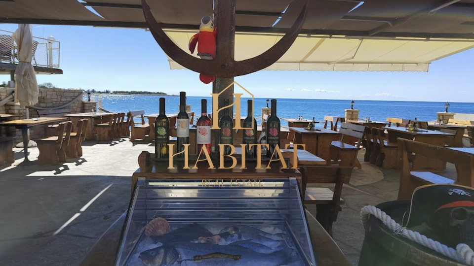 Istra , Umag , stari grad , restoran 156m2 , 80 sjedecih mjesta