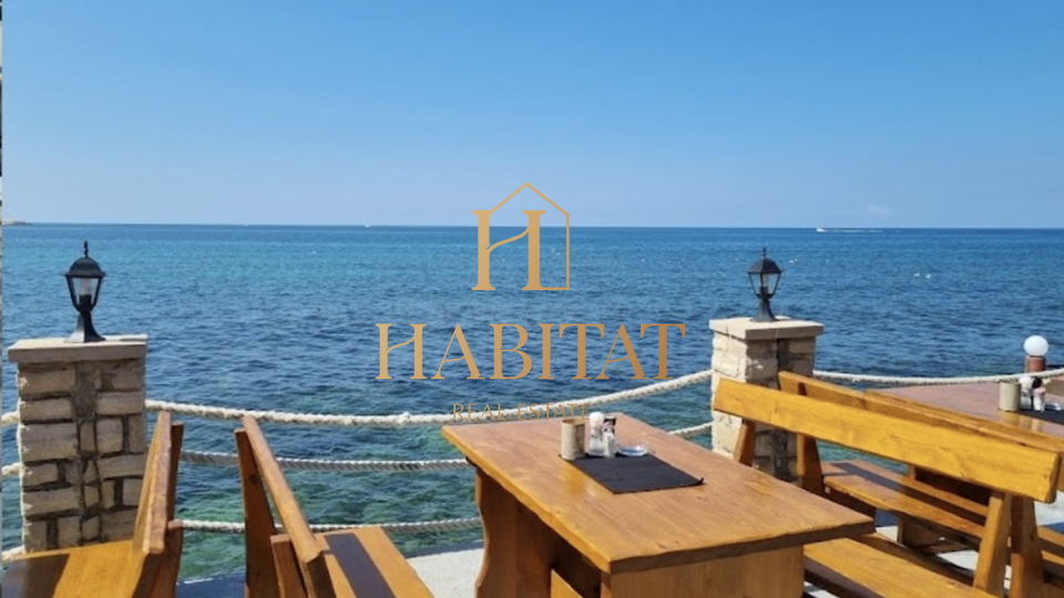 Istra , Umag , stari grad , restoran 156m2 , 80 sjedecih mjesta