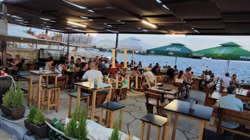 Istra , Umag , stari grad , restoran 156m2 , 80 sjedecih mjesta