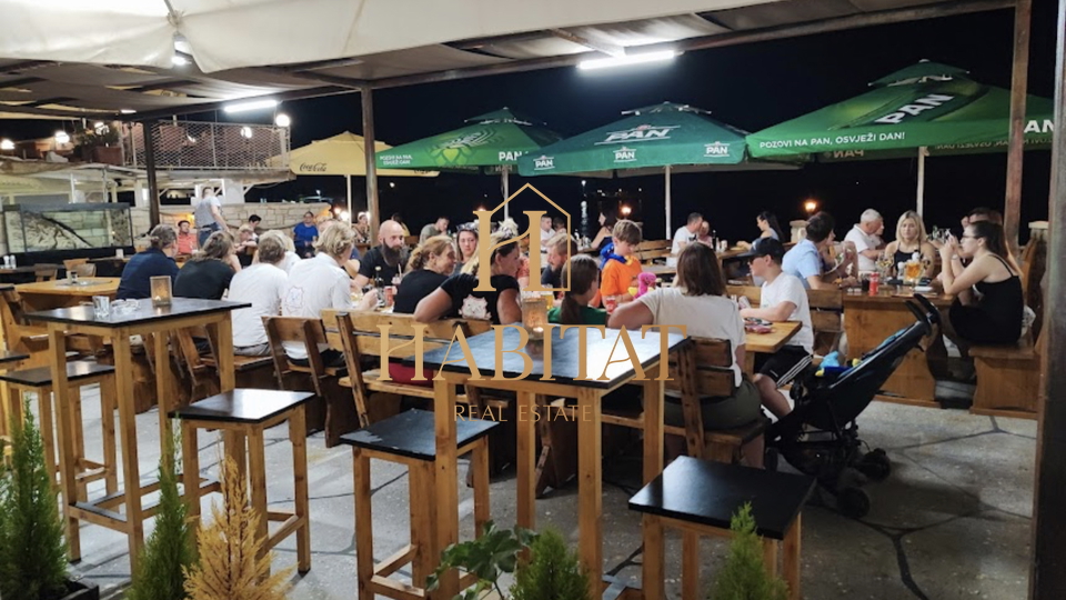 Istra , Umag , stari grad , restoran 156m2 , 80 sjedecih mjesta