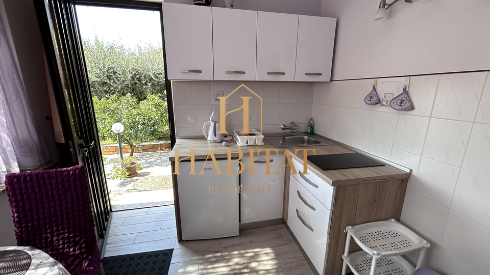 Istra, Novigrad, samostojna hiša, 330 m2, vrt 600 m2, prodamo