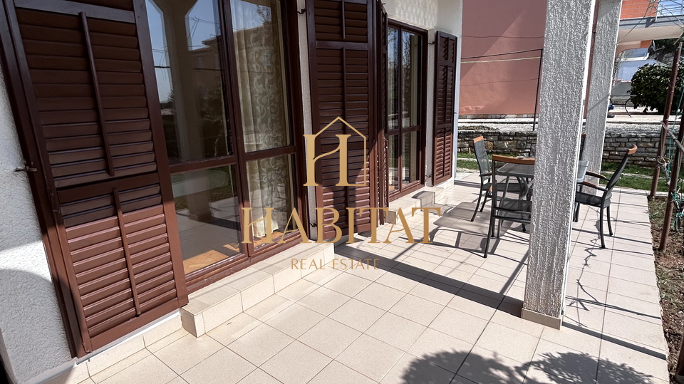 House, 330 m2, For Sale, Novigrad