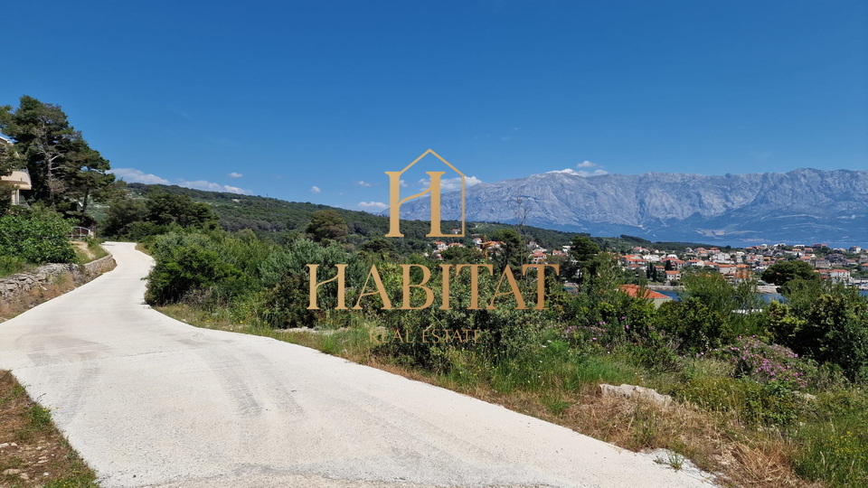 Dalmatia, Sumartin, building plot 653m2, all infrastructure, sea view, 100m from the sea