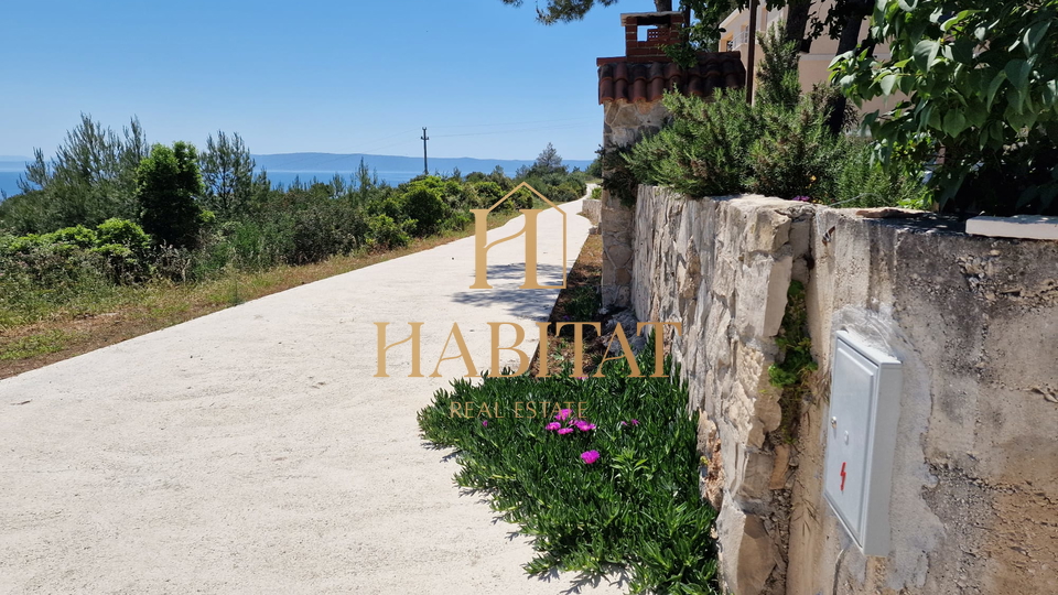 Dalmatia, Sumartin, building plot 653m2, all infrastructure, sea view, 100m from the sea