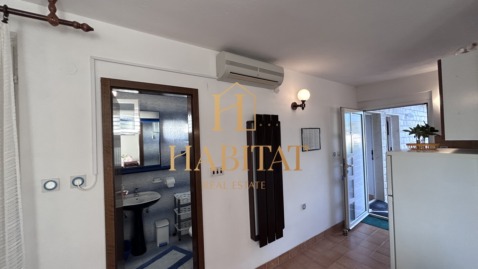 House, 399 m2, For Sale, Povlja