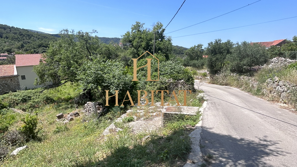 Dalmazia , Hvar , Dol Sv.Ana , casa 46m2 con terreno edificabile 650m2