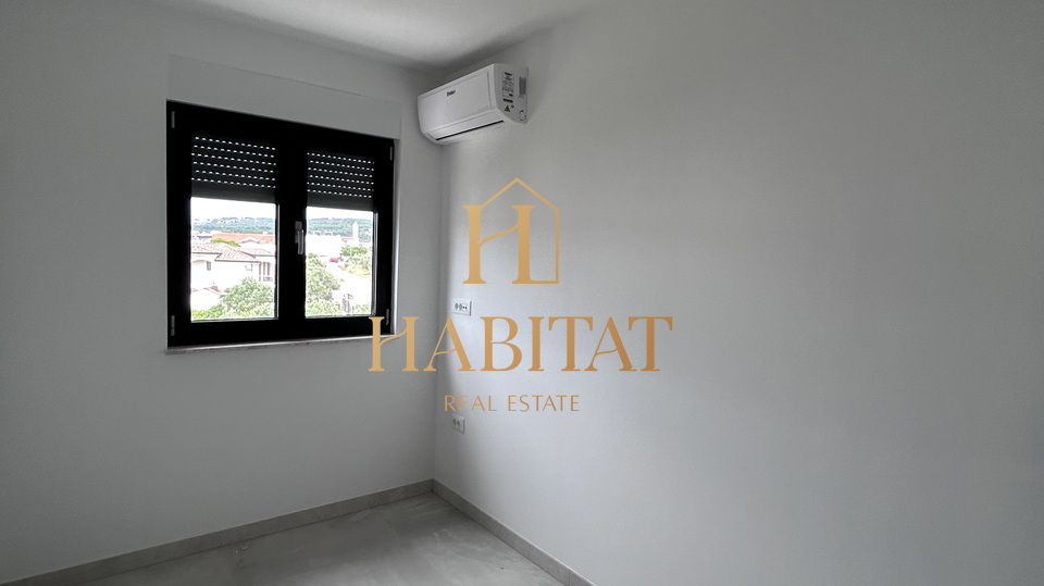 Dalmacija , Okrug Gornji , Penthouse 192m2 , otvoren pogled na more