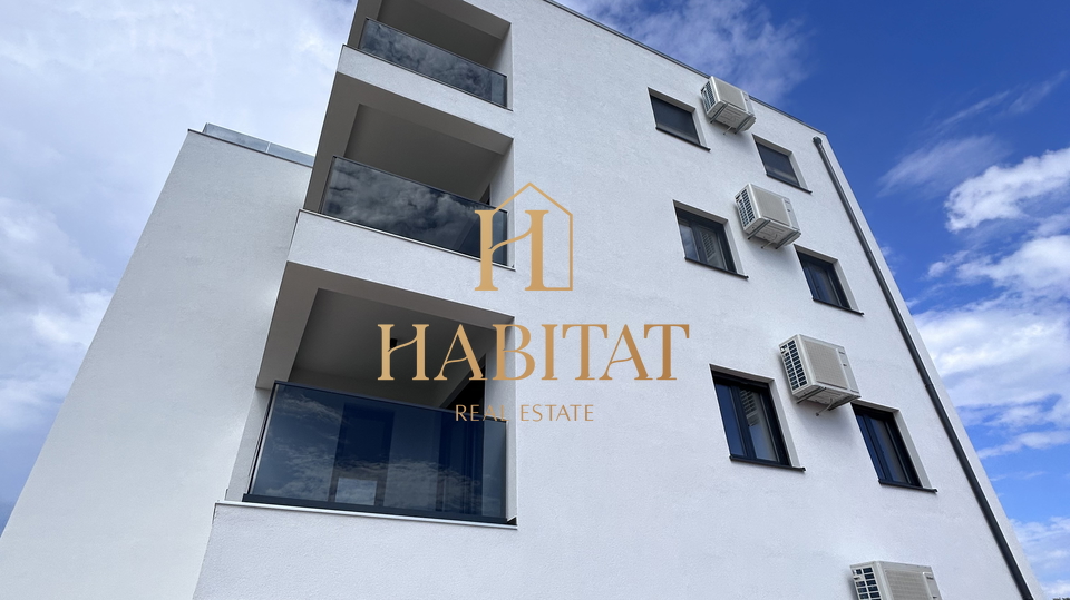 Dalmacija , Okrug Gornji , Penthouse 192m2 , otvoren pogled na more