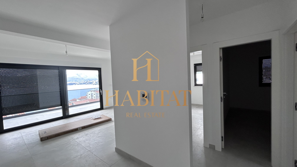 Dalmacija , Okrug Gornji , Penthouse 192m2 , otvoren pogled na more