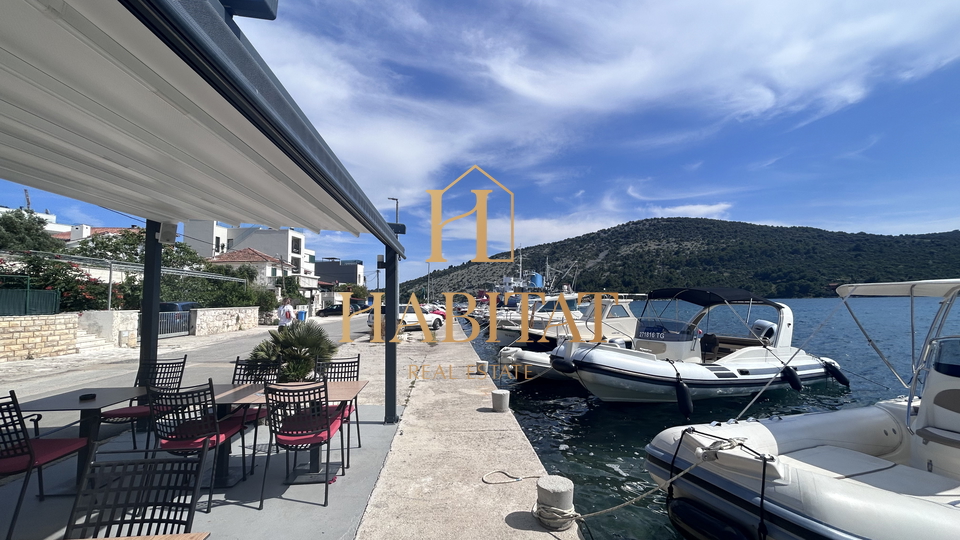 Dalmatia, Vinišće, building plot 1252m2, sea view from the first floor, excellent position, 80m from the sea