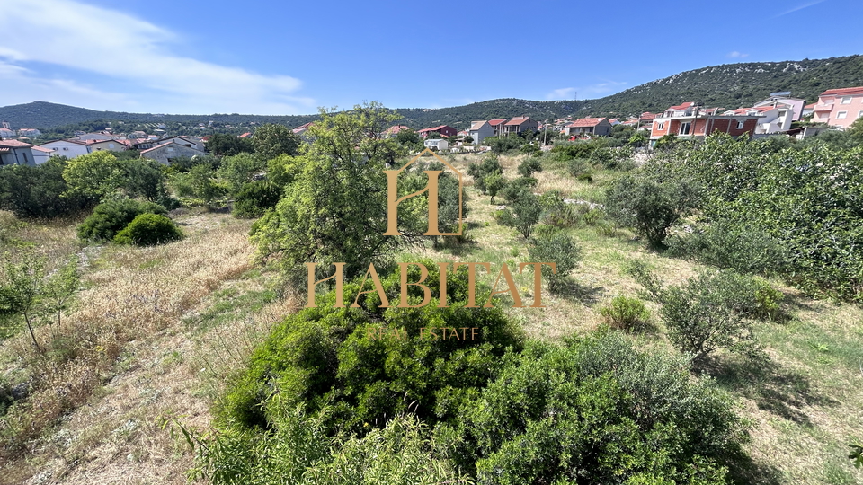 Dalmatia, Vinišće, building plot 1252m2, sea view from the first floor, excellent position, 80m from the sea