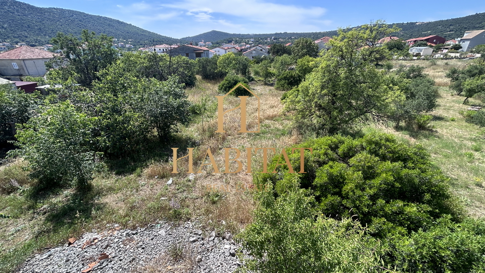 Dalmatia, Vinišće, building plot 1252m2, sea view from the first floor, excellent position, 80m from the sea