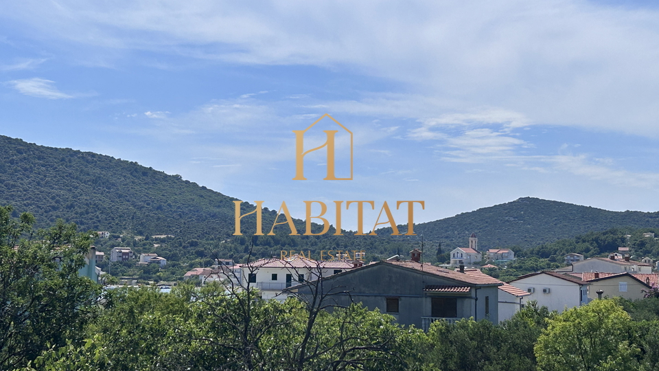 Dalmazia, Vinišće, terreno edificabile 1252m2, vista mare dal primo piano, ottima posizione, 80m dal mare