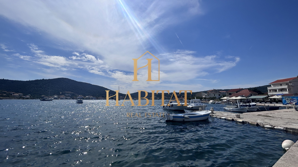 Dalmatia, Vinišće, building plot 1015m2 mixed use, electricity and water next to the plot, wonderful open sea view