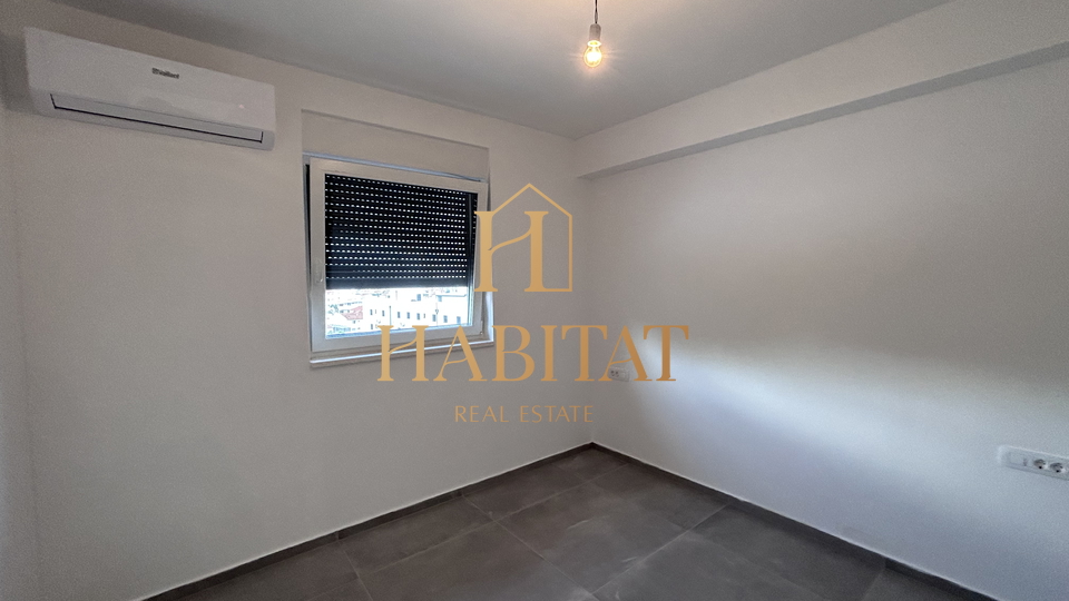 Dalmacija, Okrug Gornji, Penthouse 147m2, panoramski pogled na morje, bazen