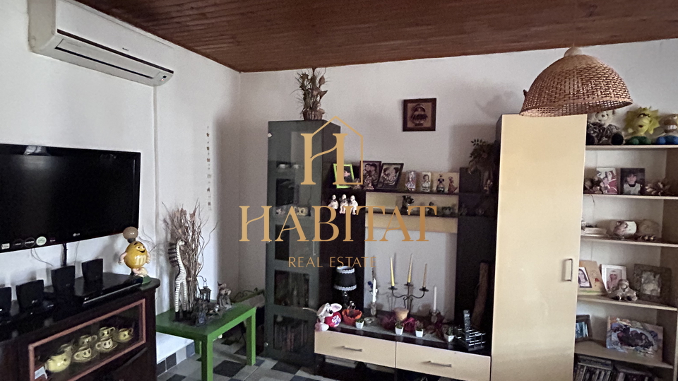 House, 378 m2, For Sale, Rogovići