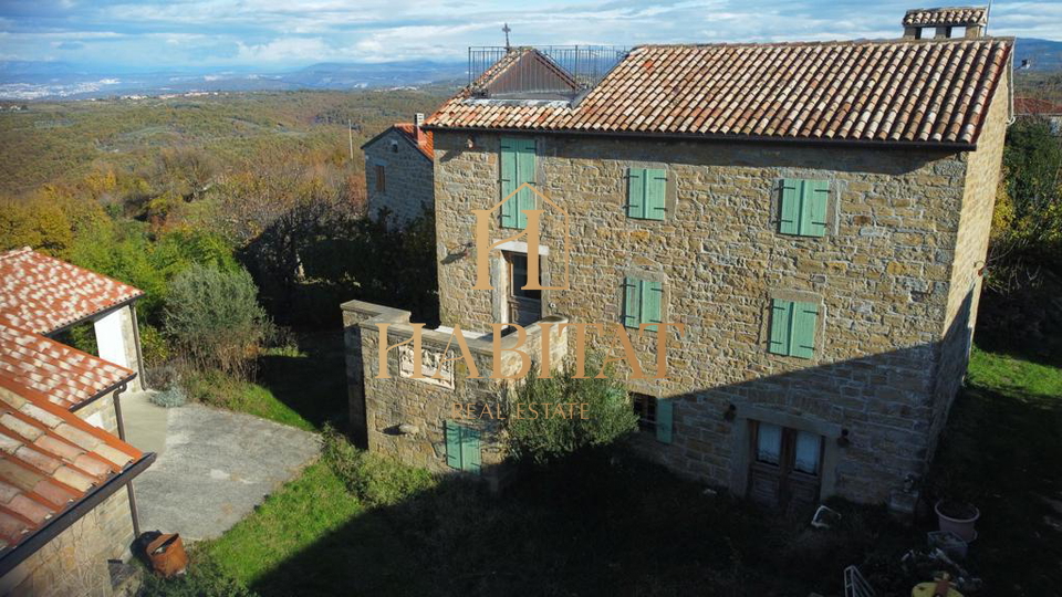 Istria, Buje, Kućibreg, casa in pietra 270 m2