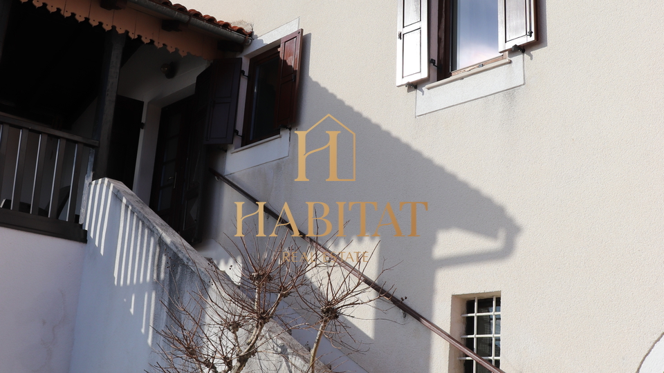 Haus, 375 m2, Verkauf, Opatija - Pobri