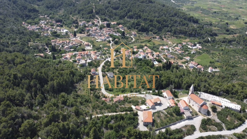 Dalmacija , Hvar , okolica Stari Grad , gradjevinsko zemljiste 1240m2