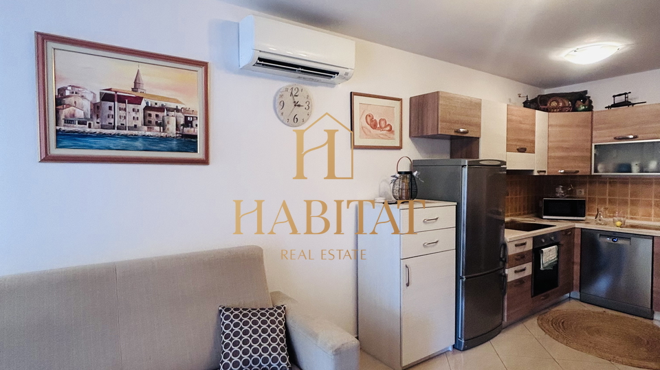 Istra , Zambratija , 2S+DB , terasa , parking , 250m od plaze